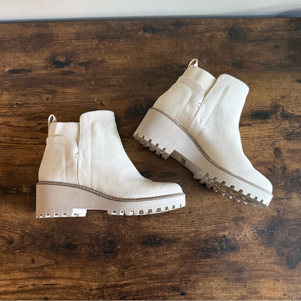 DOLCE VITA • booties